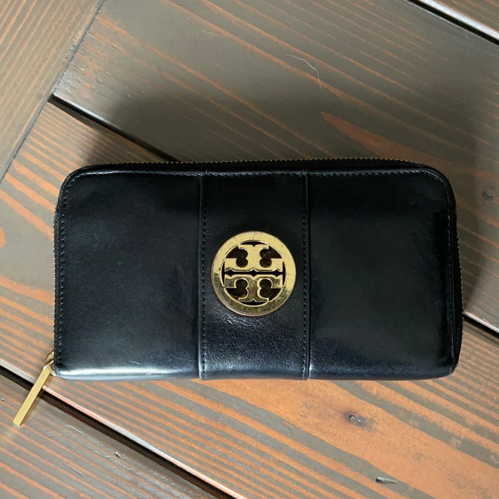 Tory Burch wallet